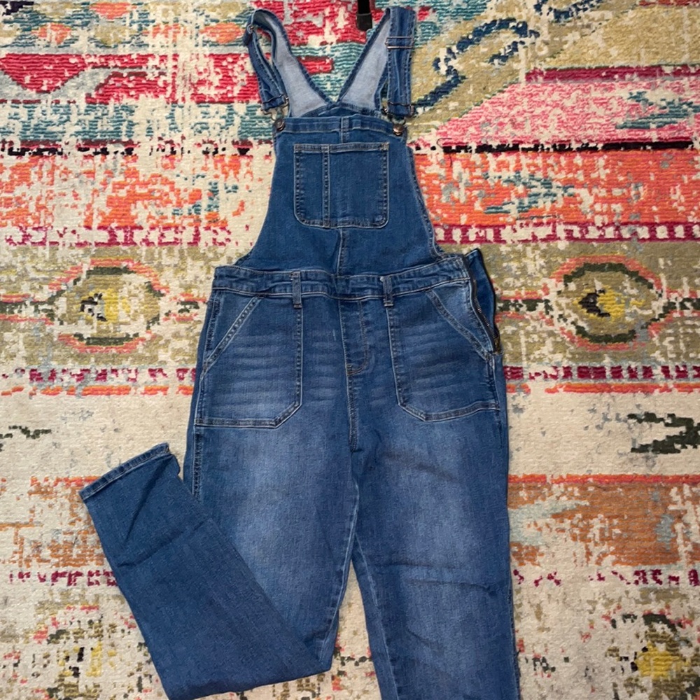 No boundaries size large 11-13 skinny denim overalls with zip on left side